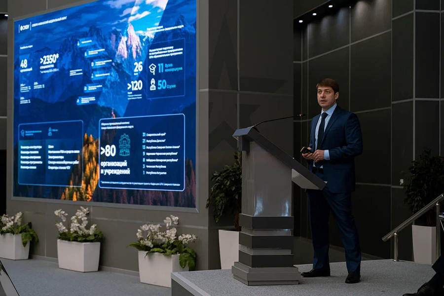 kadry_dlya_opk_severnogo_kavkaza_skfu_prezentoval_proekt_na_forume_armiya_2024_ncfu_ru_03.jpg kadry_dlya_opk_severnogo_kavkaza_skfu_prezentoval_proekt_na_forume_armiya_2024_ncfu_ru_03.jpg