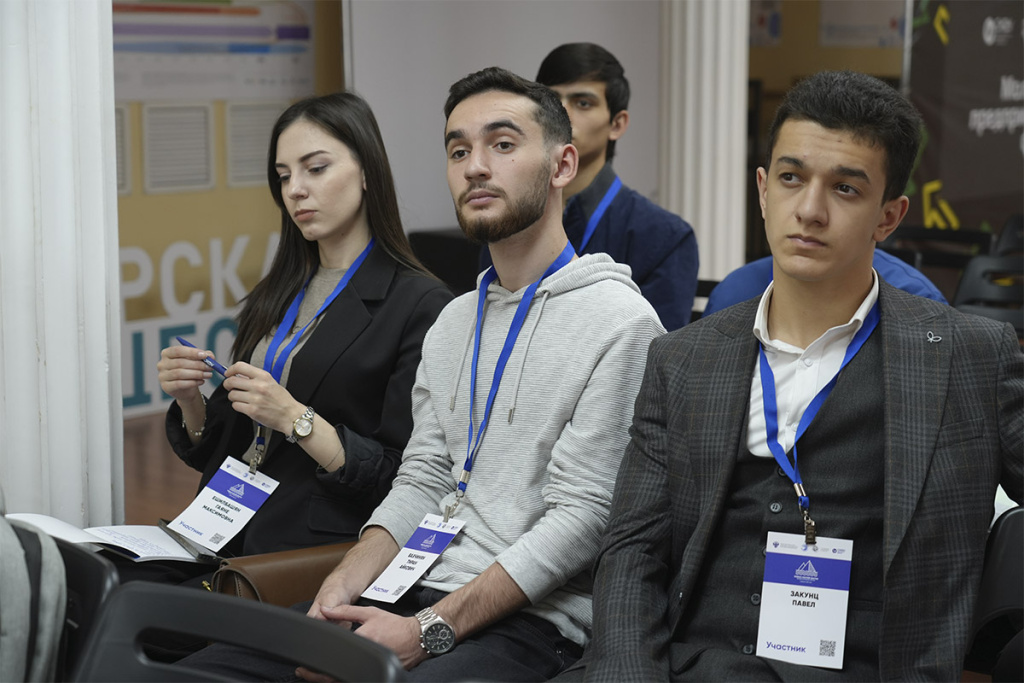 na-severnom-kavkaze-nachal-rabotu-mezhdunarodnyj-molodezhnyj-forum-kavkaz-kaspij-vostok-ncfu-ru-01 (1).jpg