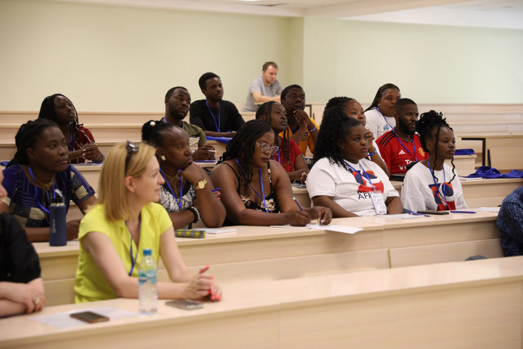 pedagogi-i-uchenye-iz-afriki-povyshayut-kvalifikaciyu-v-stavropolskom-krae-ncfu-ru-01 (6).jpg