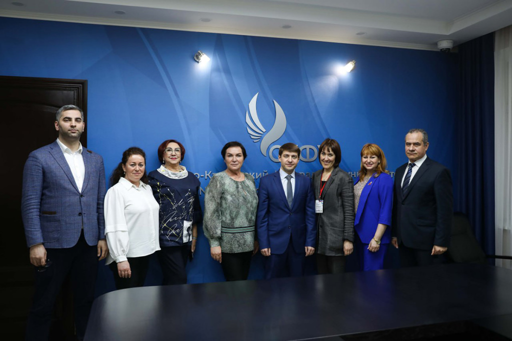 v-skfu-vyrabotali-formulu-prepodavaniya-novogo-kursa-osnovy-rossijskoj-gosudarstvennosti-ncfu-ru-03.jpg v-skfu-vyrabotali-formulu-prepodavaniya-novogo-kursa-osnovy-rossijskoj-gosudarstvennosti-ncfu-ru-03.jpg
