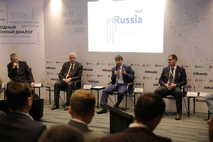 podgotovku-inzhenernyh-kadrov-obsudili-na-mezhdunarodnoj-delovoj-konferencii-ncfu-ru-01 (1).jpg