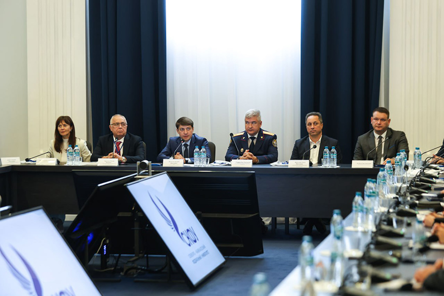 novye-vyzovy-i-vozmozhnosti-ehksperty-iz-yuridicheskogo-soobshchestva-obsudili-pravovye-reformy-ncfu-ru-02.jpg