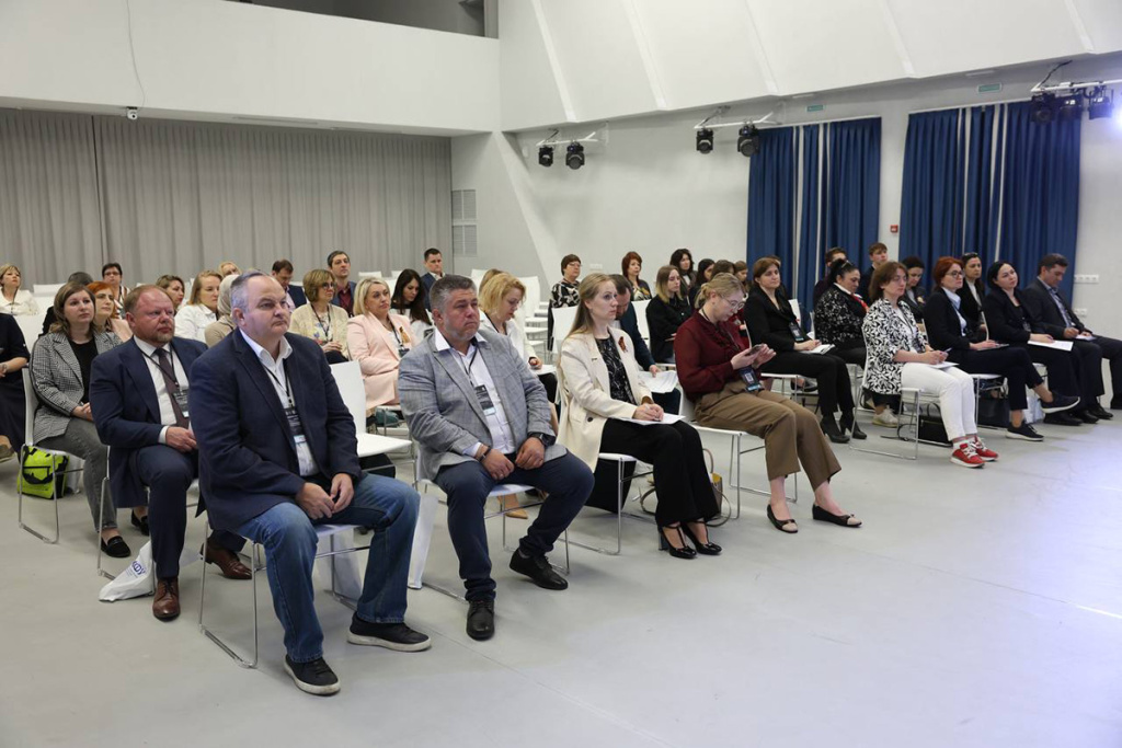 skfu-stal-centrom-obsuzhdeniya-prioritetnyh-zadach-po-razvitiyu-makroregiona-ncfu-ru-01 (2).jpg