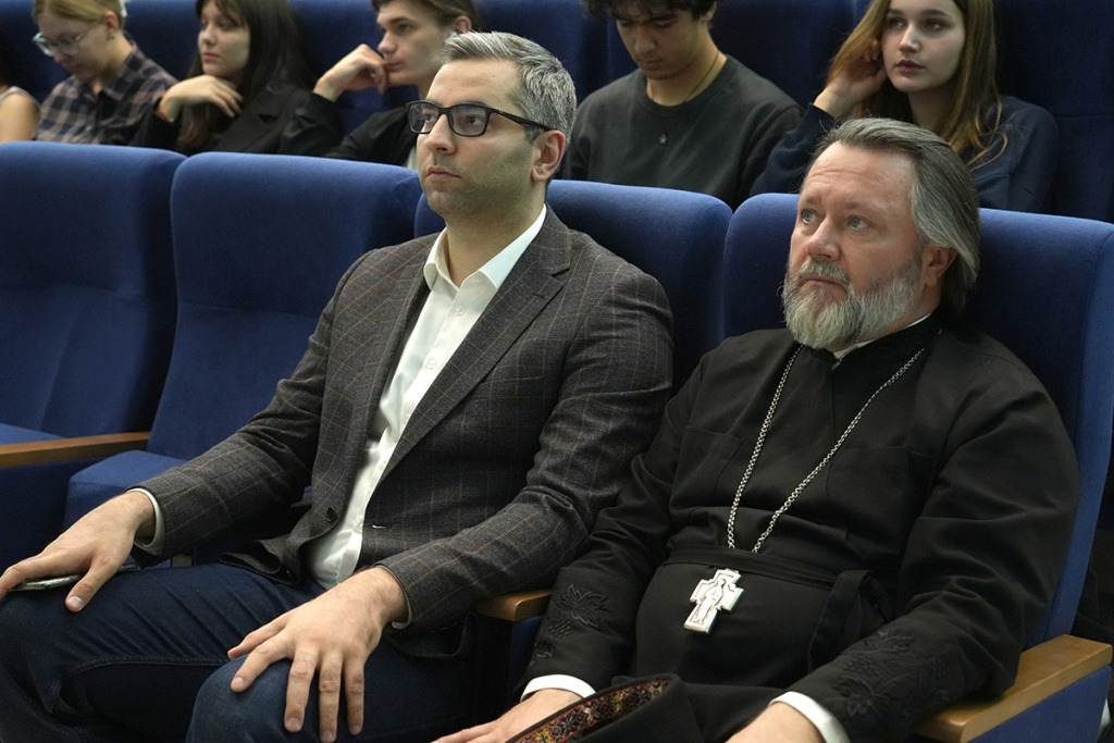 s-sentyabrya-v-skfu-nachnut-obuchenie-novomu-kursu-istoriya-religij-rossii-ncfu-ru-01 (3).jpg
