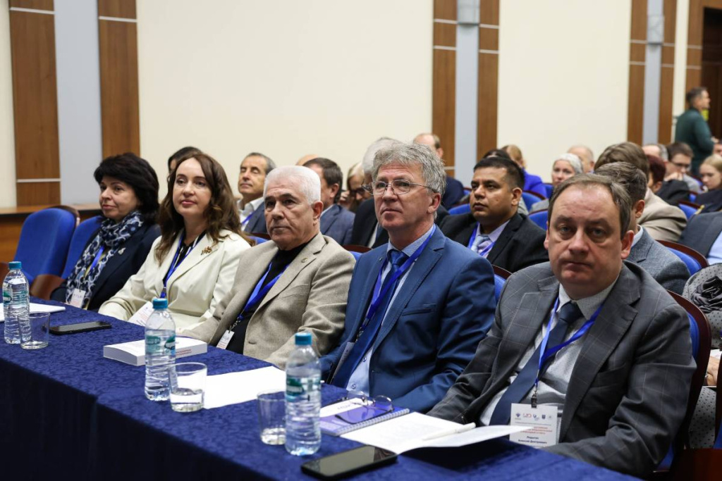 sovremennaya_biotekhnologiya_na_konferenciyu_v_skfu_priekhali_uchenye_iz_8_stran_mira_ncfu_ru_01-_1_.jpg