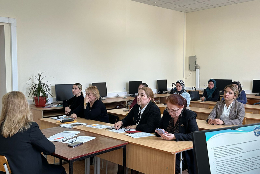 rektor-i-sotrudniki-dgu-prinyali-uchastie-v-iii-mezhdunarodnoj-assamblee-rossijskoj-akademii-obrazovaniya-ncfu-ru-01 (1).jpg
