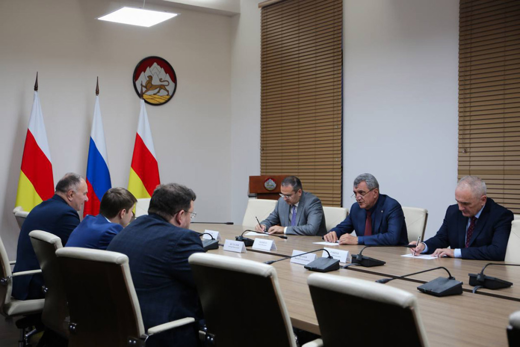 kadry-dlya-opk-skfu-i-severnaya-osetiya-podpisali-soglashenie-o-sotrudnichestve-ncfu-ru-01 (4).jpg kadry-dlya-opk-skfu-i-severnaya-osetiya-podpisali-soglashenie-o-sotrudnichestve-ncfu-ru-01 (4).jpg